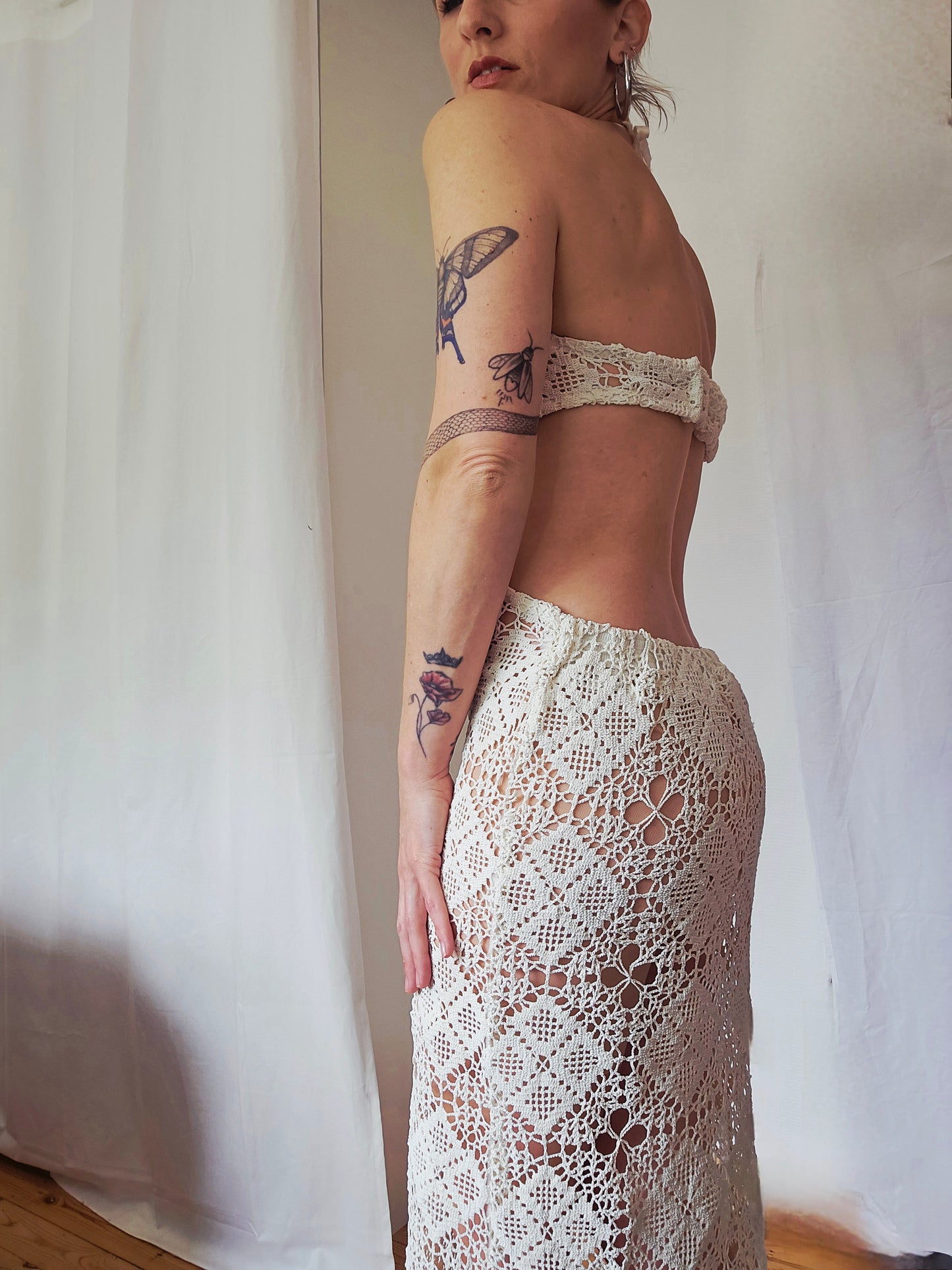 Robe Romantique en crochet écru et dos nu