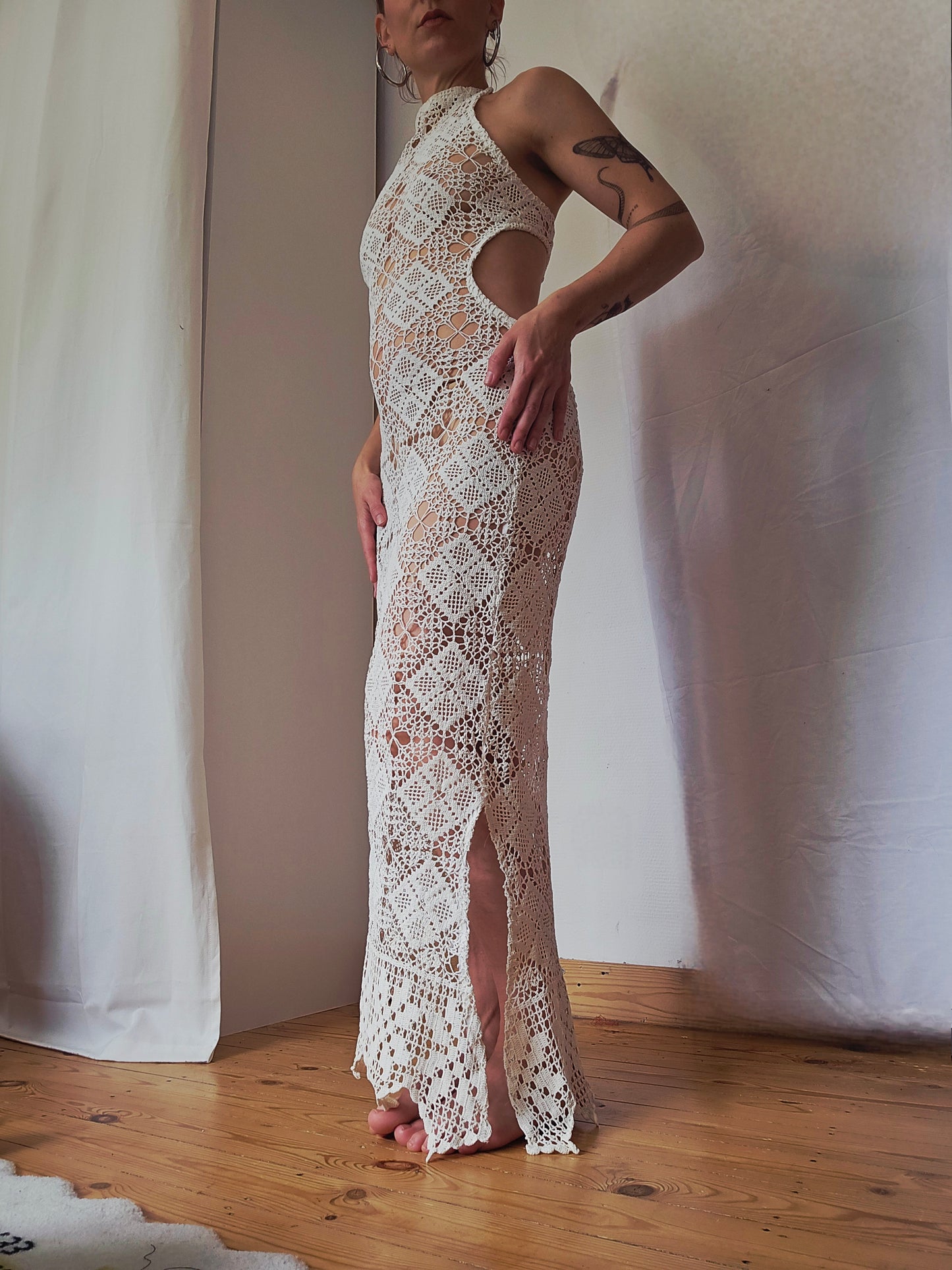 Robe Romantique en crochet écru et dos nu