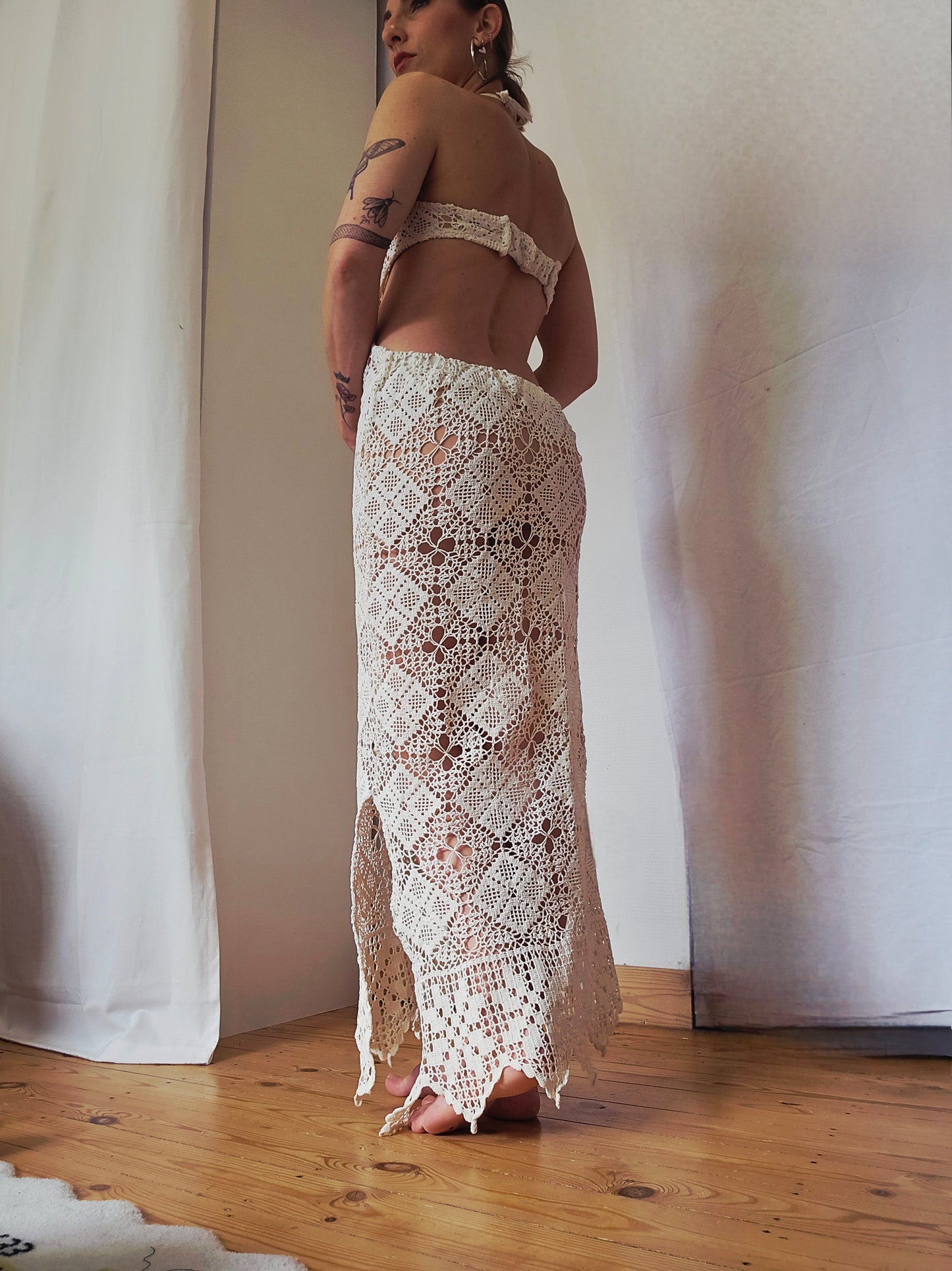 Robe Romantique en crochet écru et dos nu