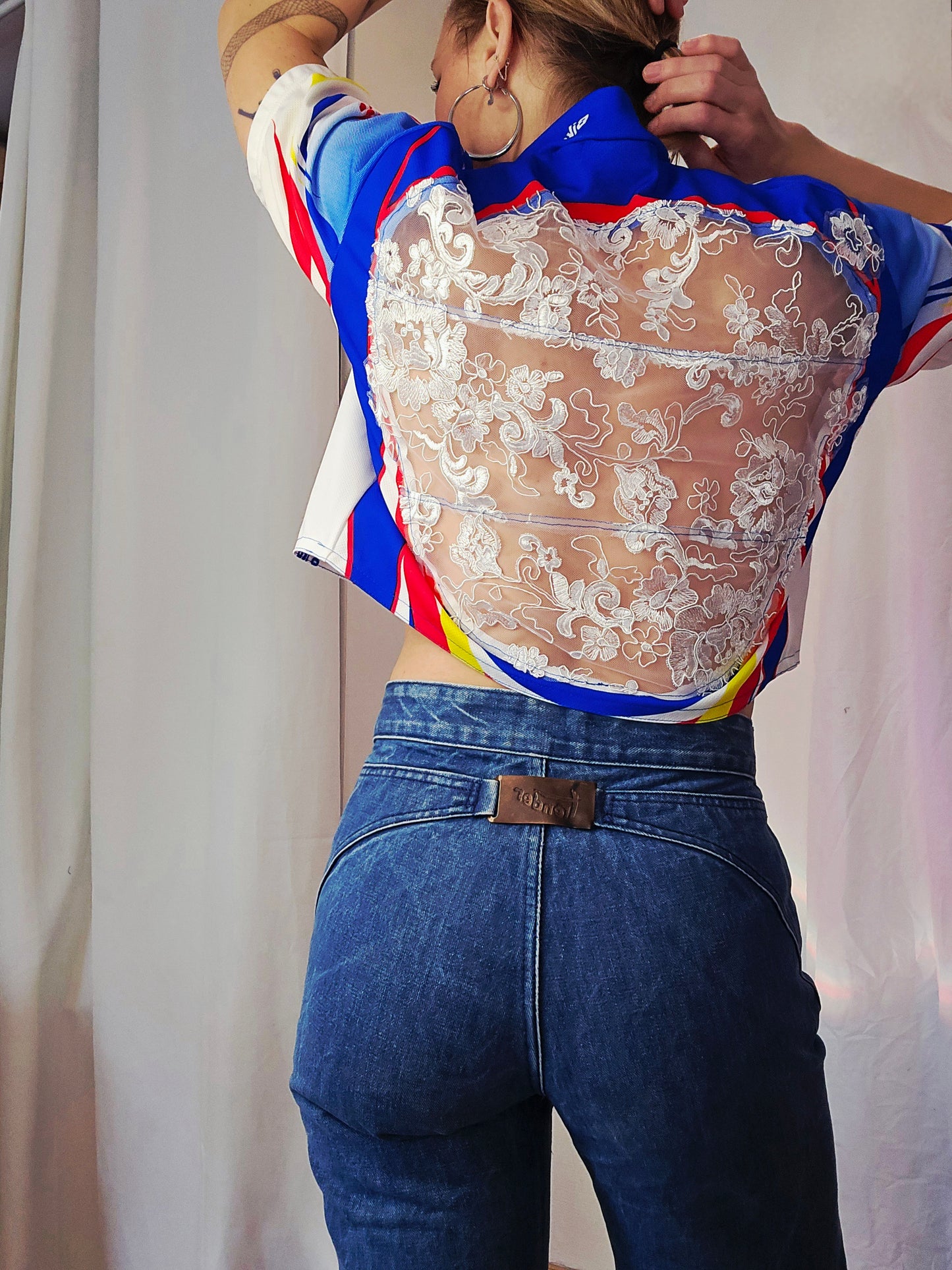 Chic'liste bleu avec dentelle blanche