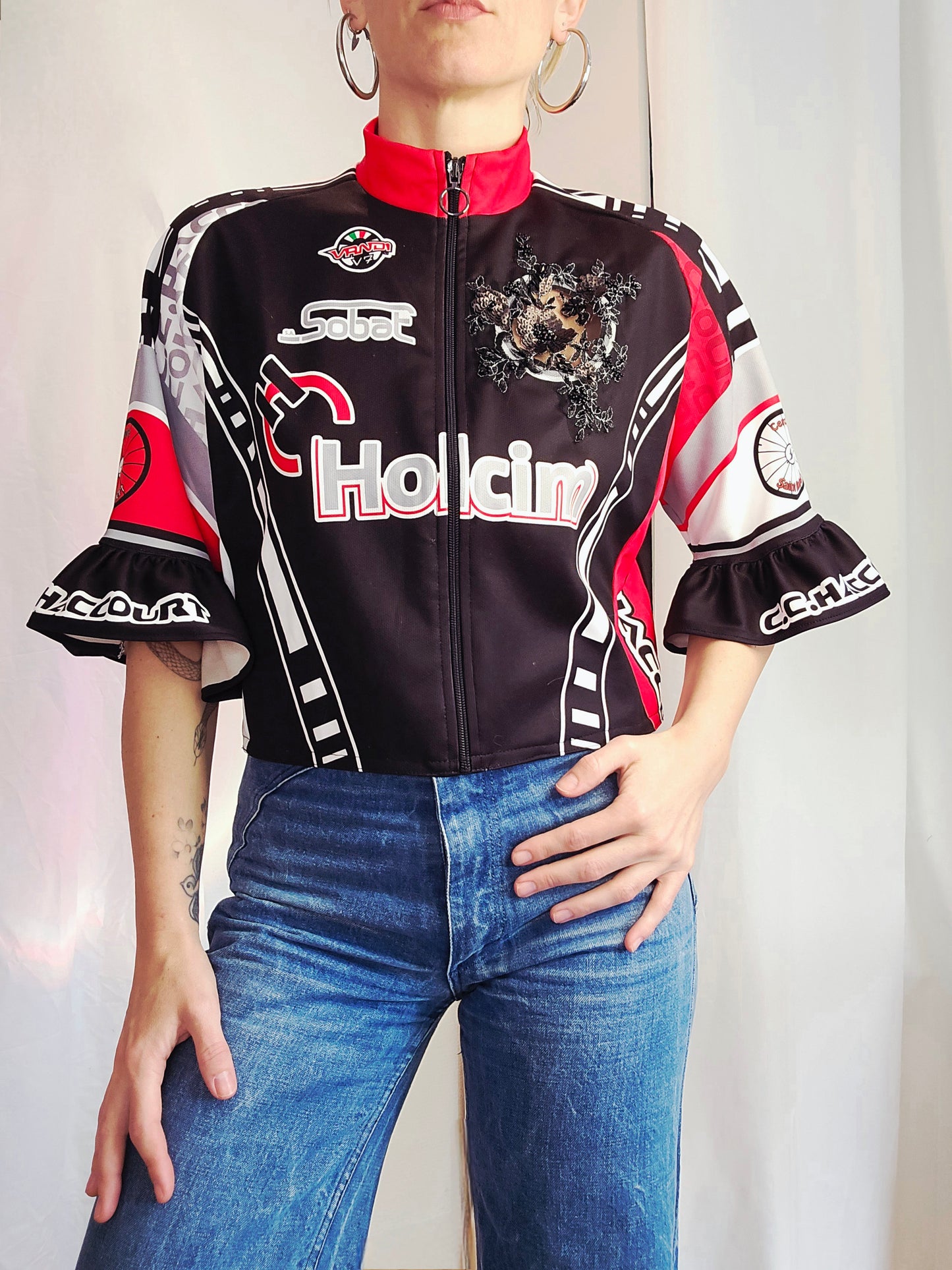 Chic'liste noir écusson dentelle perlée