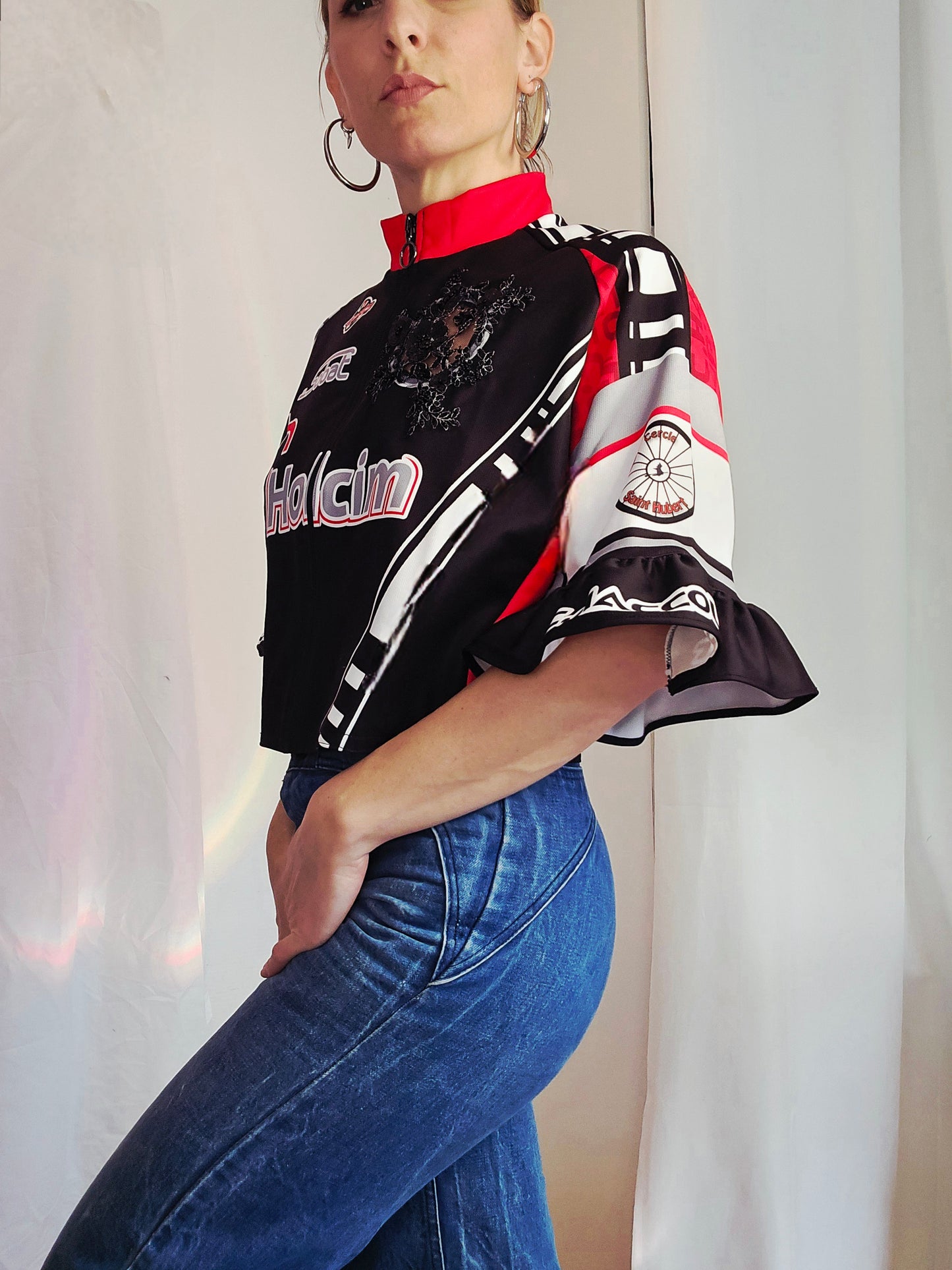 Chic'liste noir écusson dentelle perlée