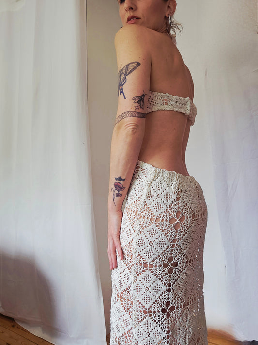 Robe Romantique en crochet écru et dos nu