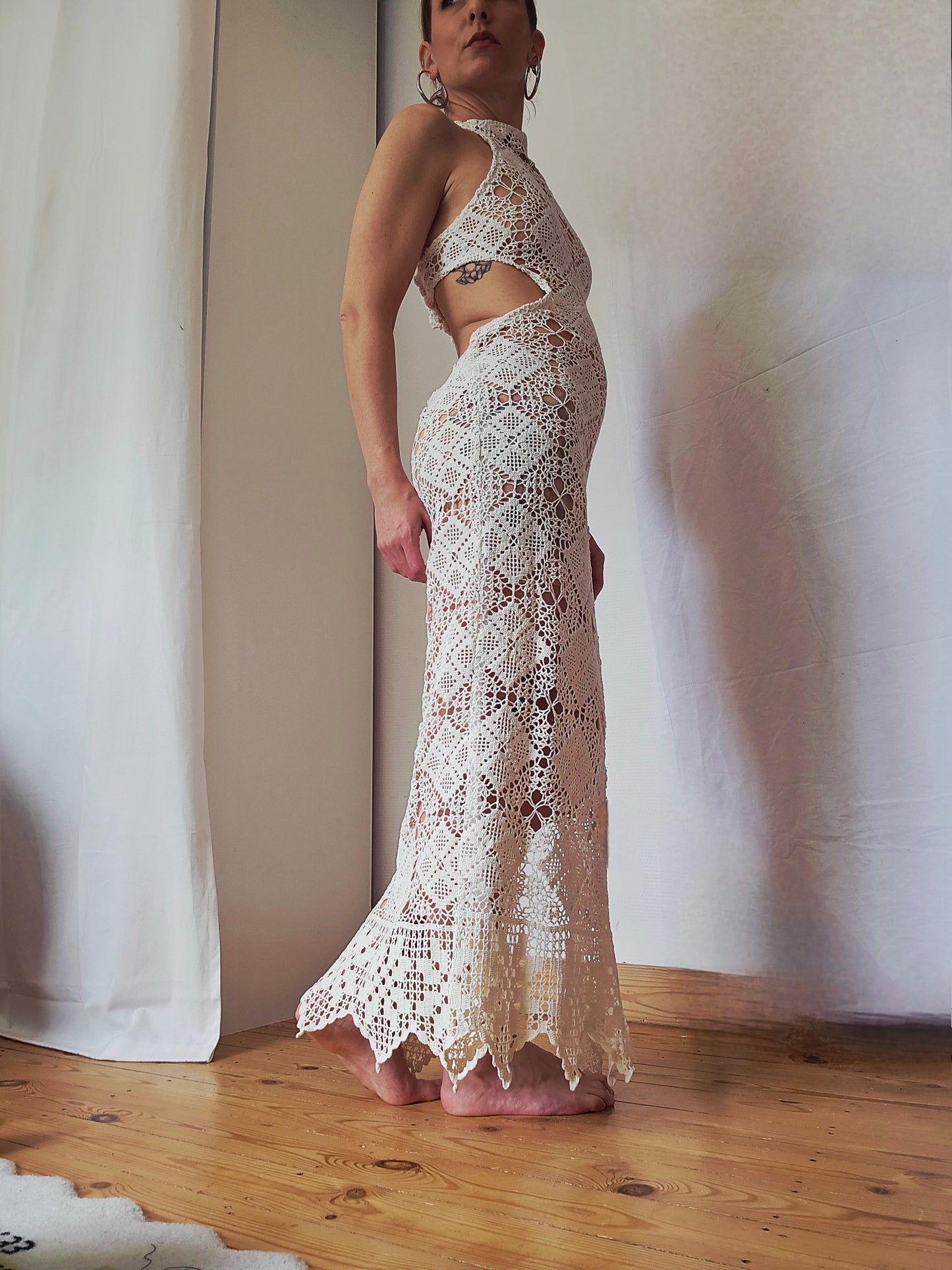 Robe Romantique en crochet écru et dos nu