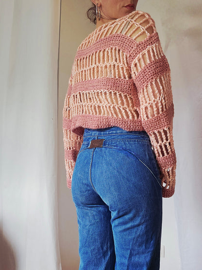 Pull ajouré crochet rose poudré